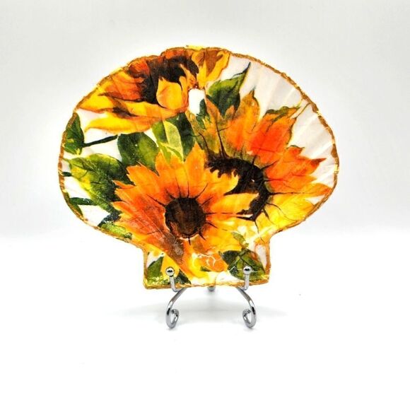 Decoupage Scalloped shell Sunflowers  - Picture 1 of 1